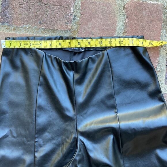 Pretty Little Thing High Waisted PullOn Faux Leather Black Leggings Size 10 - Picture 5 of 10